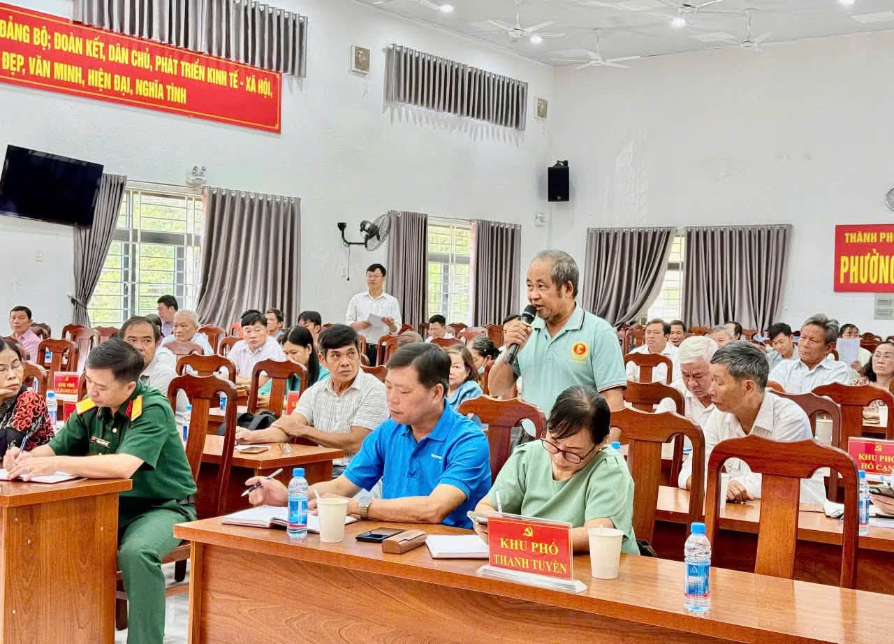 PHƯỜNG TÂY NAM TỔ CHỨC HỘI NGHỊ ĐỐI THOẠI GIỮA BÍ THƯ ĐẢNG ỦY, CHỦ TỊCH HỘI ĐỒNG NHÂN DÂN PHƯỜNG VỚI NHÂN DÂN NĂM 2026