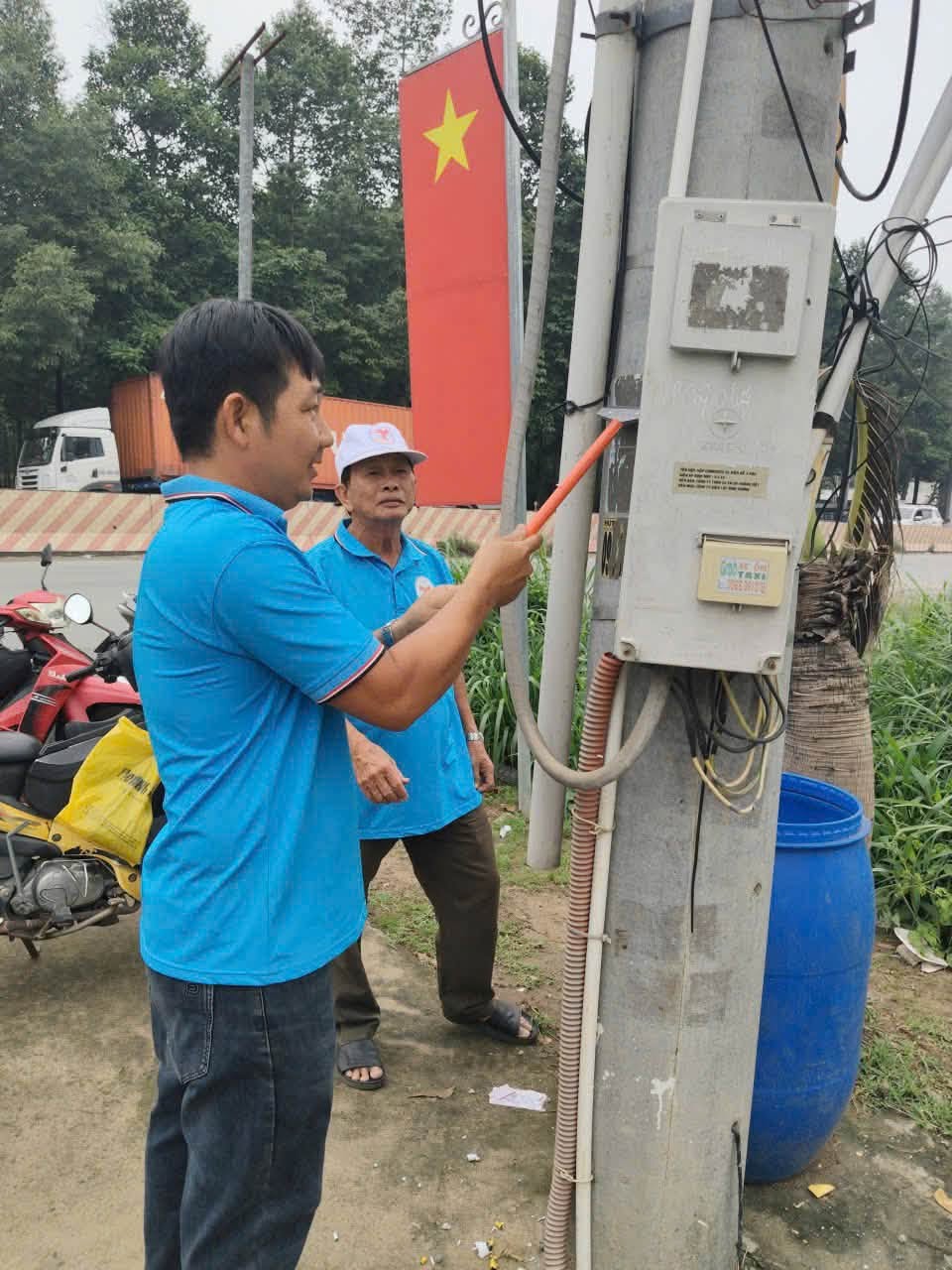 TỔ CHỨC RA QUÂN "NGÀY THỨ BẢY VĂN MINH" BẢO VỆ MÔI TRƯỜNG VÀ MỸ QUAN ĐÔ THỊ TẠI KHU PHỐ AN TÂY