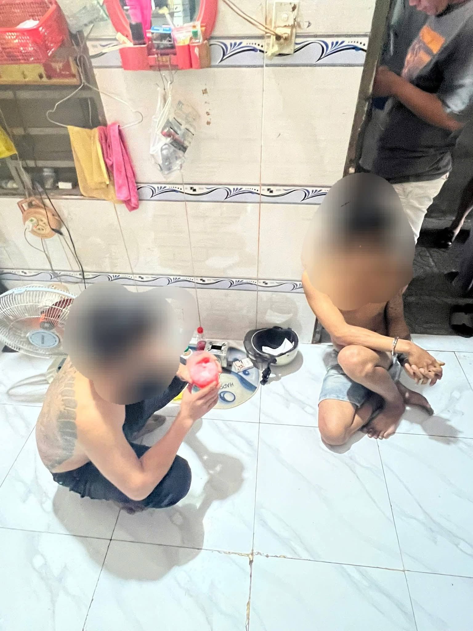 Công an phường Tây Nam truy xét, bắt giữ 06 (sáu) đối tượng mua bán, tàng trữ, tổ chức sử dụng trái phép chất ma túy